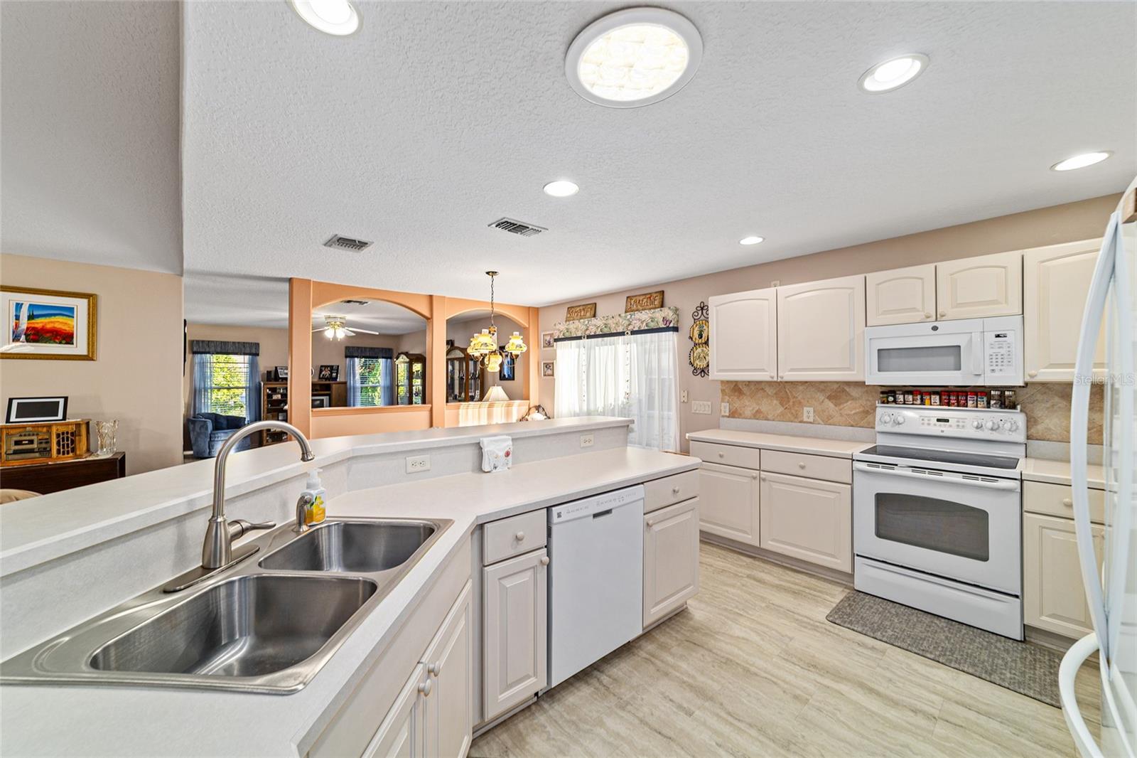 SUMMERGLEN PH 03 - Residential