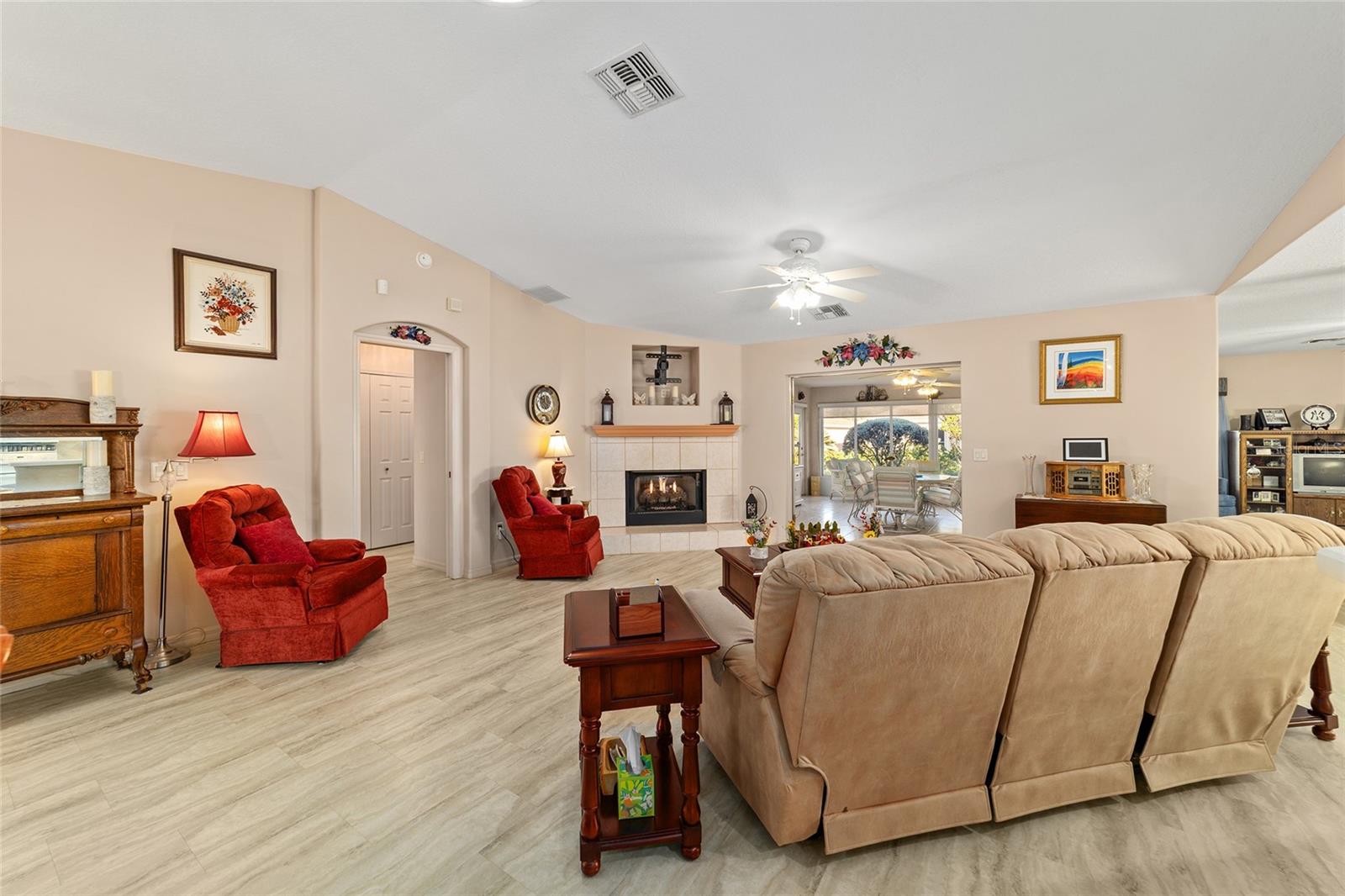 SUMMERGLEN PH 03 - Residential