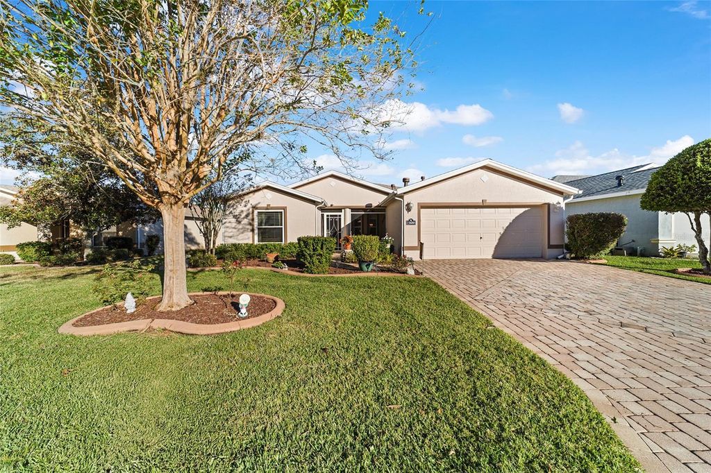 Photo of 15680 SW 13th Circle, Ocala, FL 34473 (MLS # OM713554)