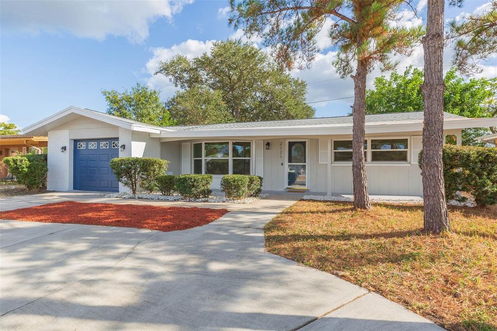 Photo of 2121 Greenbriar Boulevard, Clearwater, FL 33763 (MLS # TB8455316)