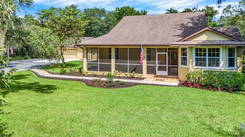 A home in DELAND