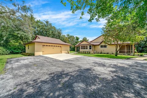 A home in DELAND