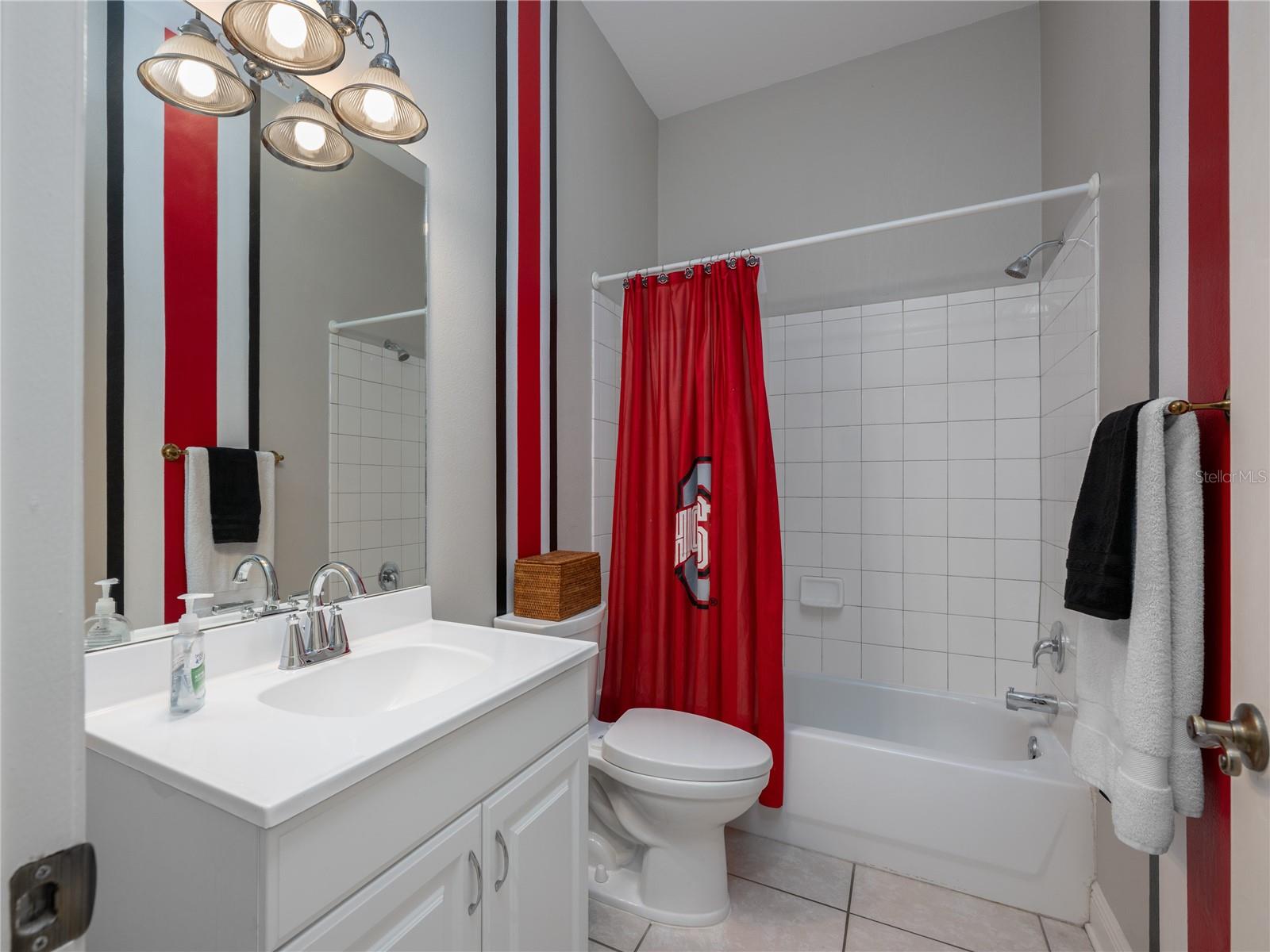 IVANHOE SHORES - Residential