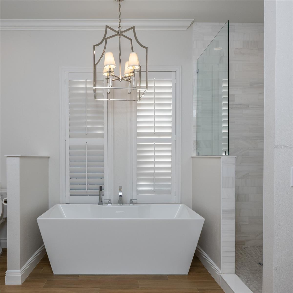 IVANHOE SHORES - Residential