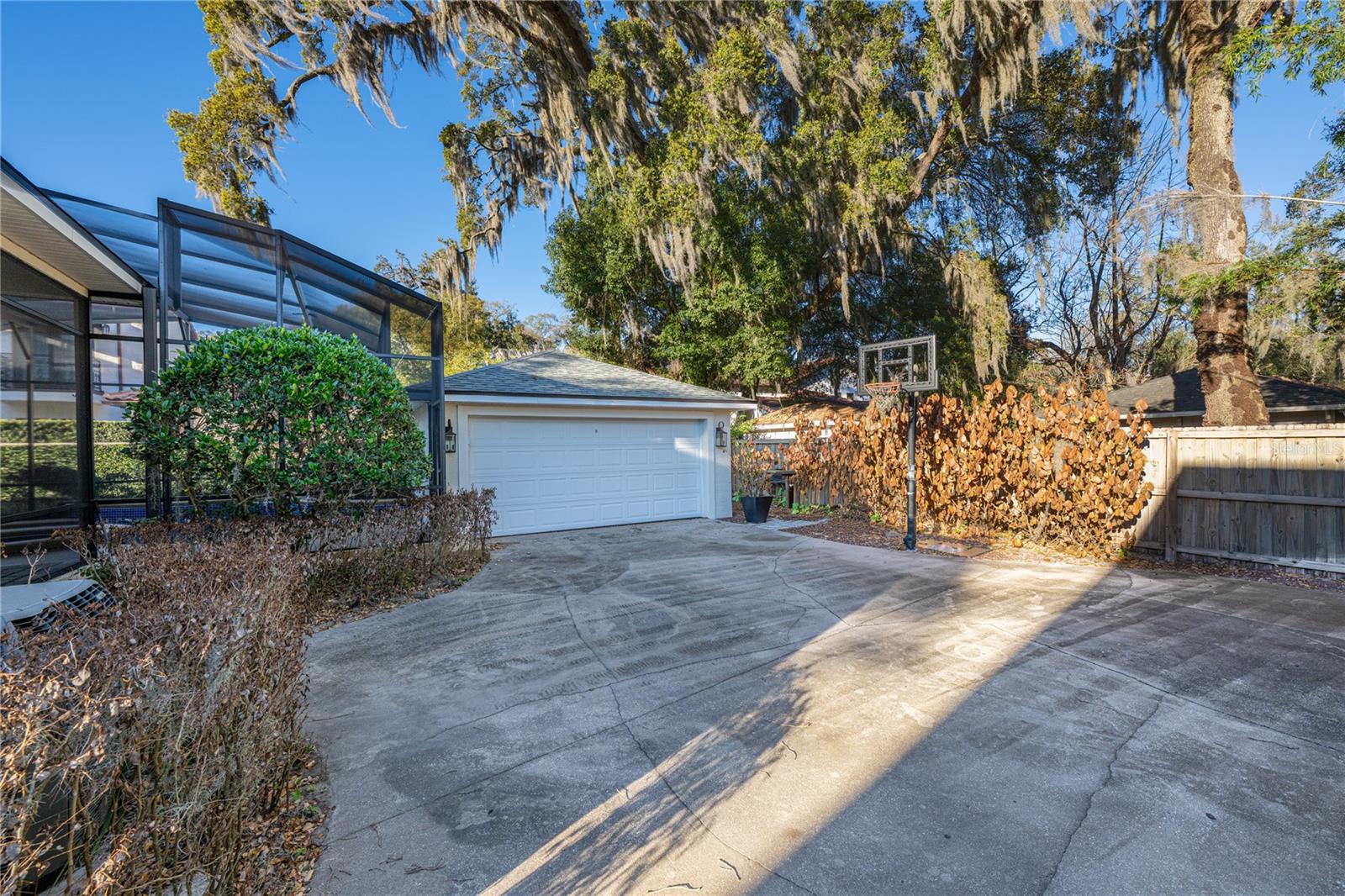 IVANHOE SHORES - Residential