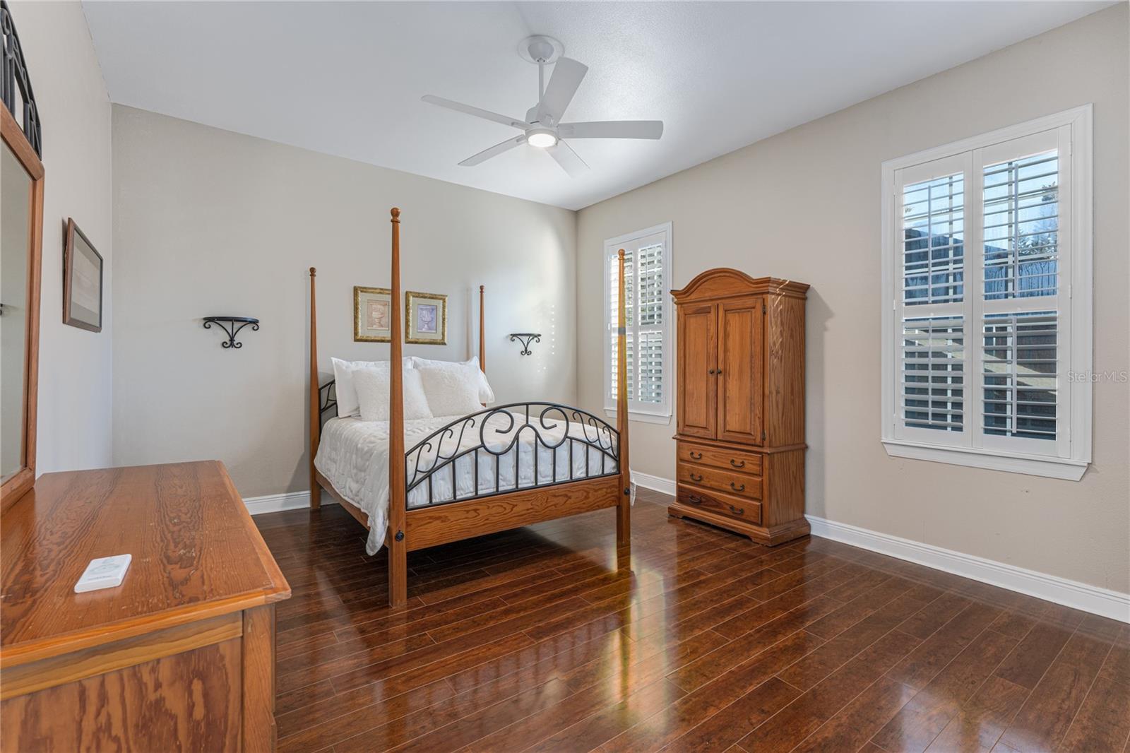 IVANHOE SHORES - Residential