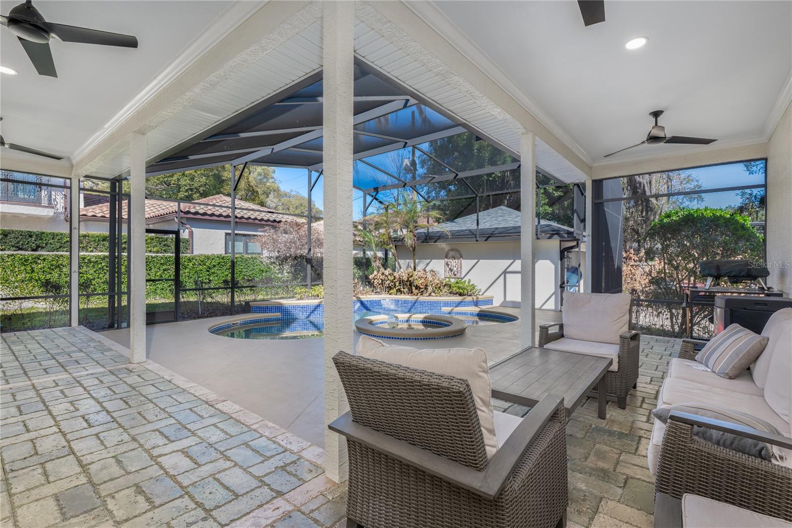 IVANHOE SHORES - Residential