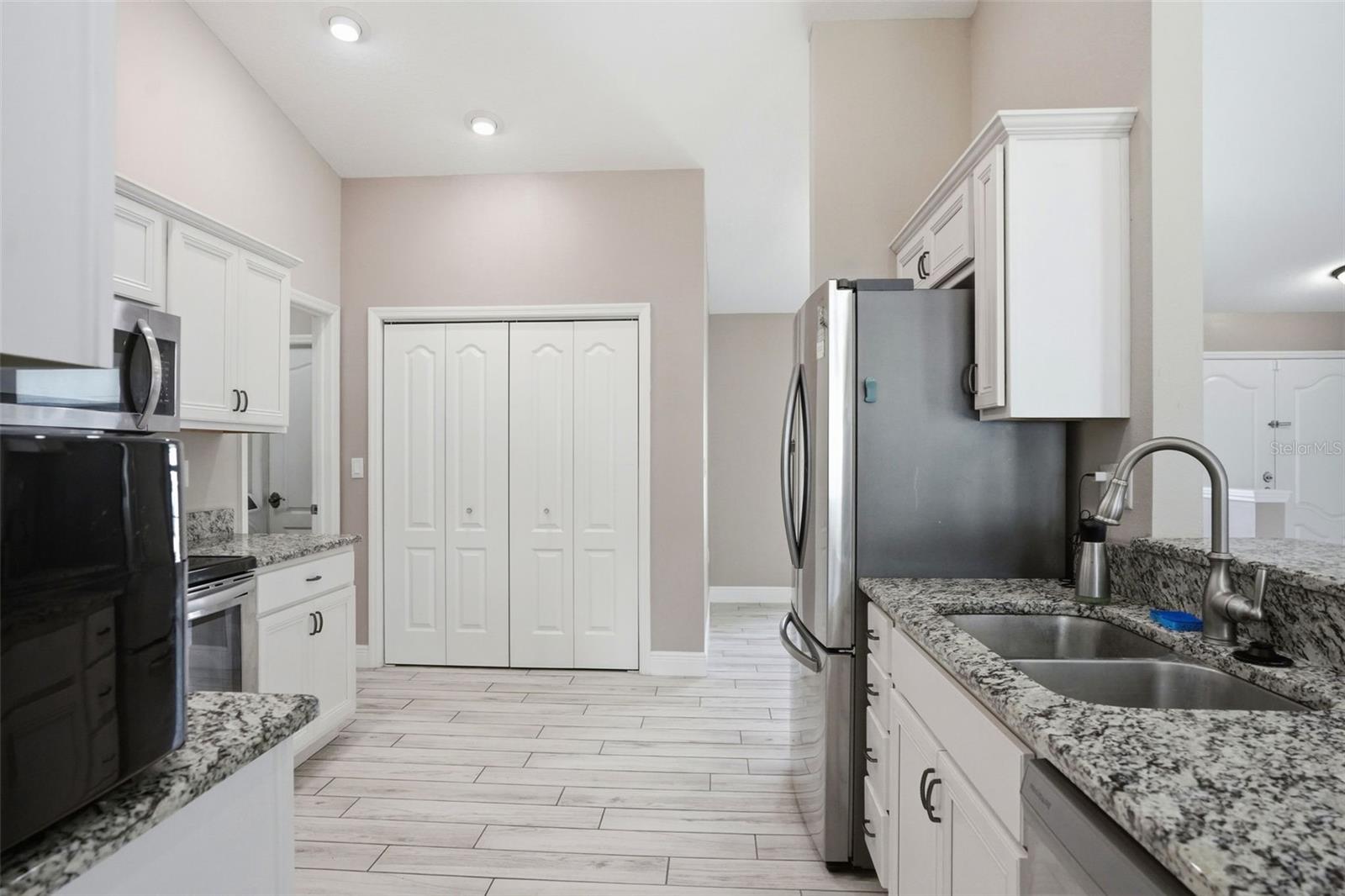 SPRING HILL - Residential