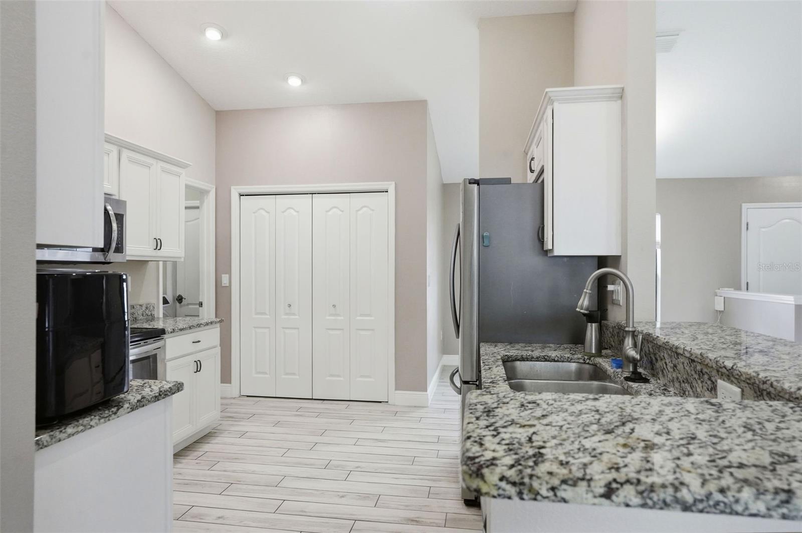 SPRING HILL - Residential