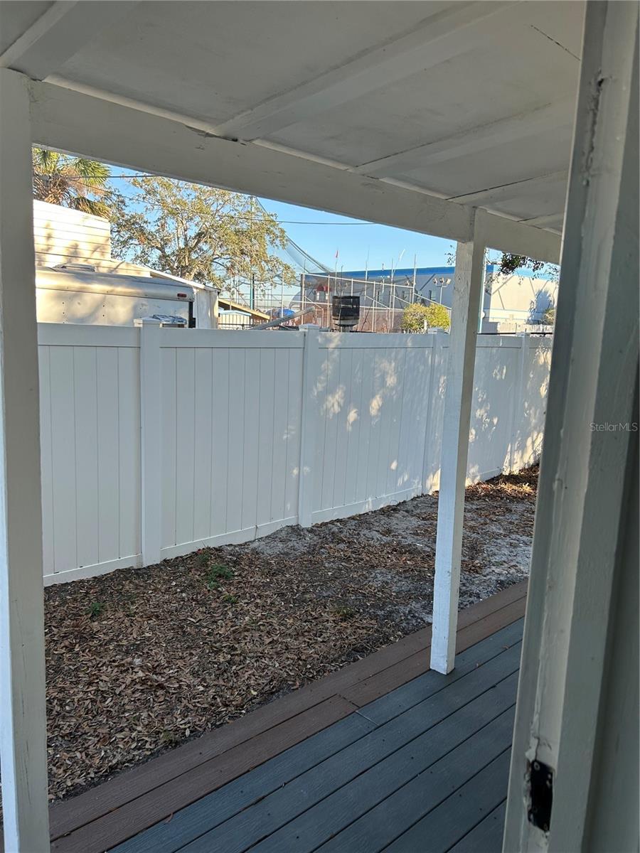 2553 BERMUDA STREET
