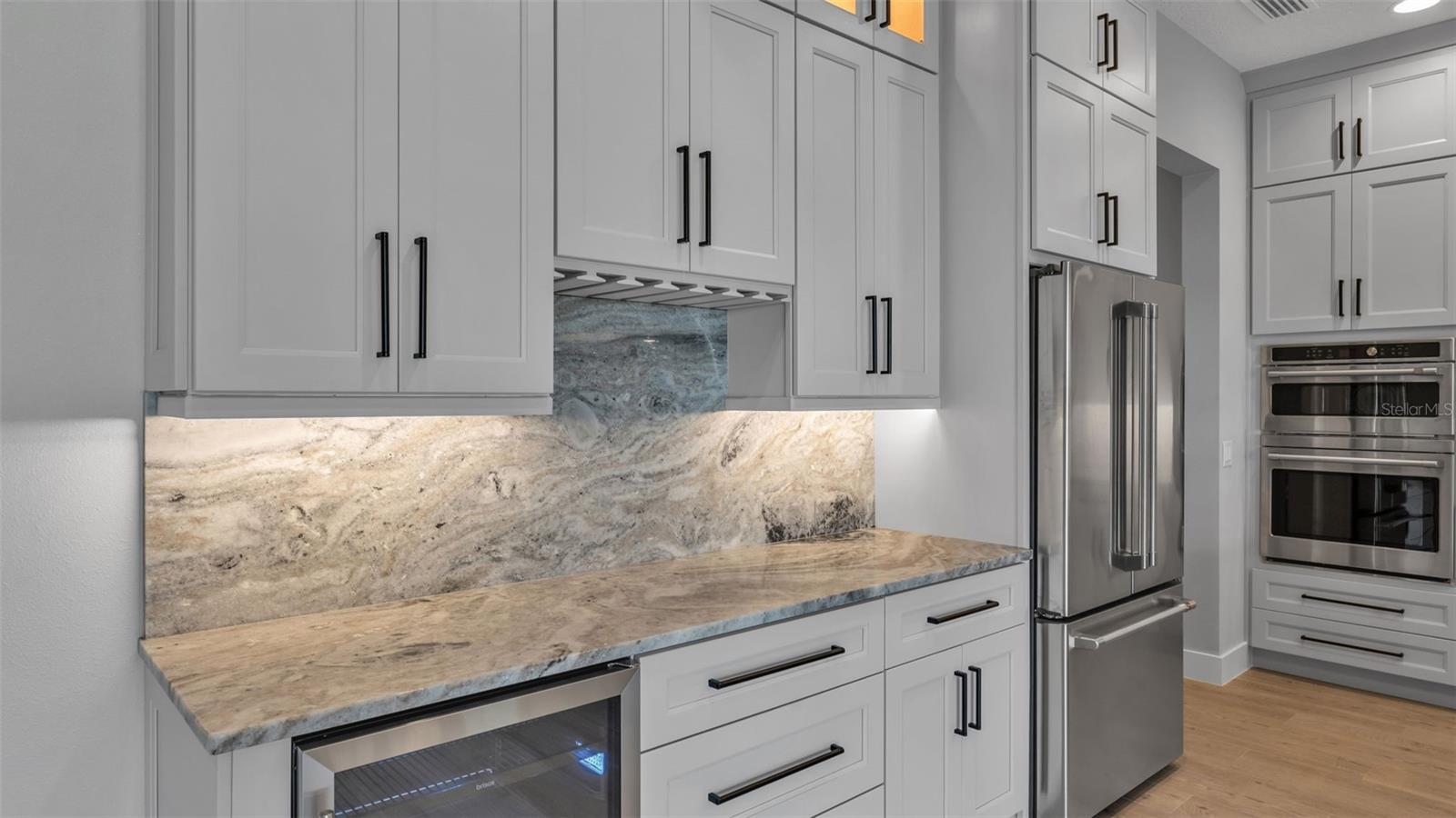 CLIFFSIDE WOODS - Residential