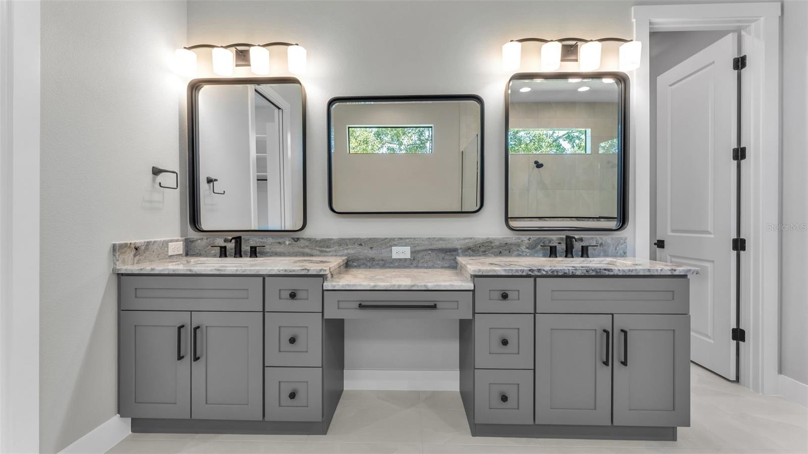 CLIFFSIDE WOODS - Residential