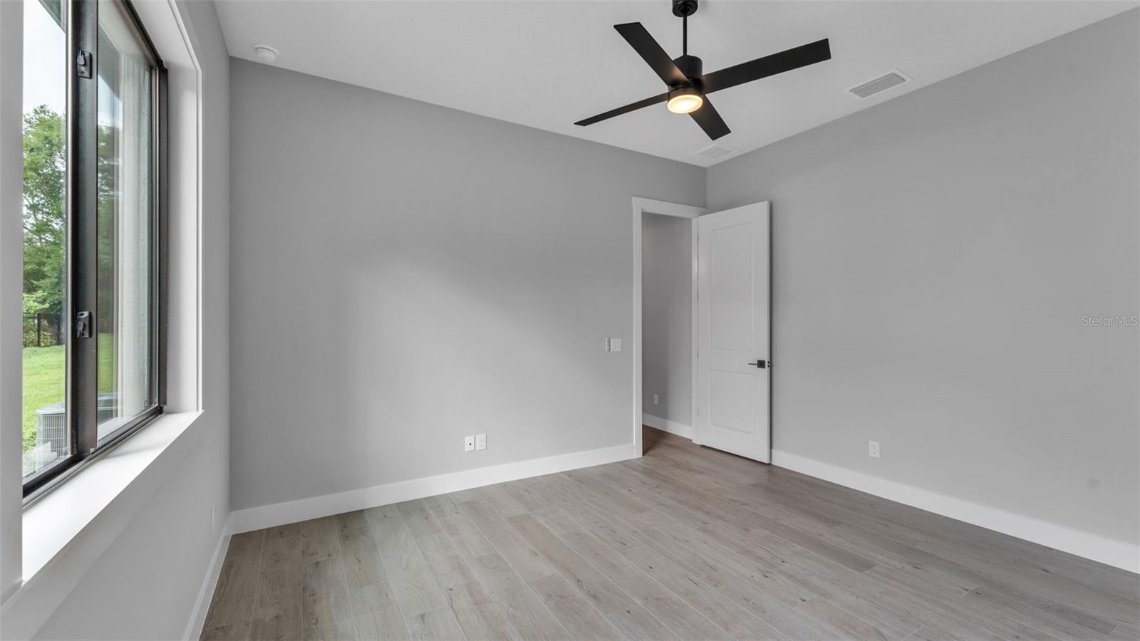 CLIFFSIDE WOODS - Residential