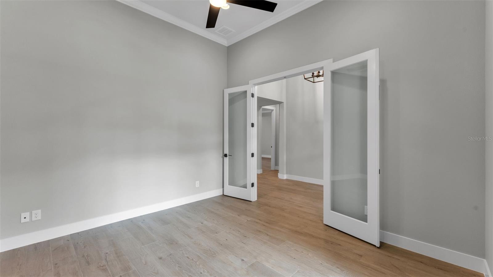 CLIFFSIDE WOODS - Residential