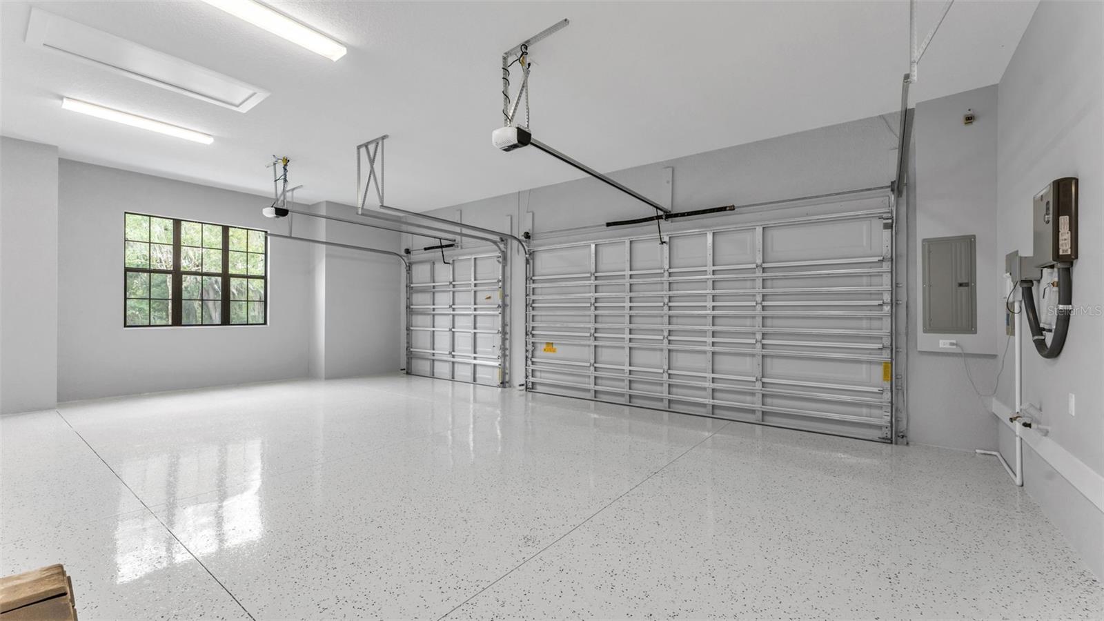 CLIFFSIDE WOODS - Residential