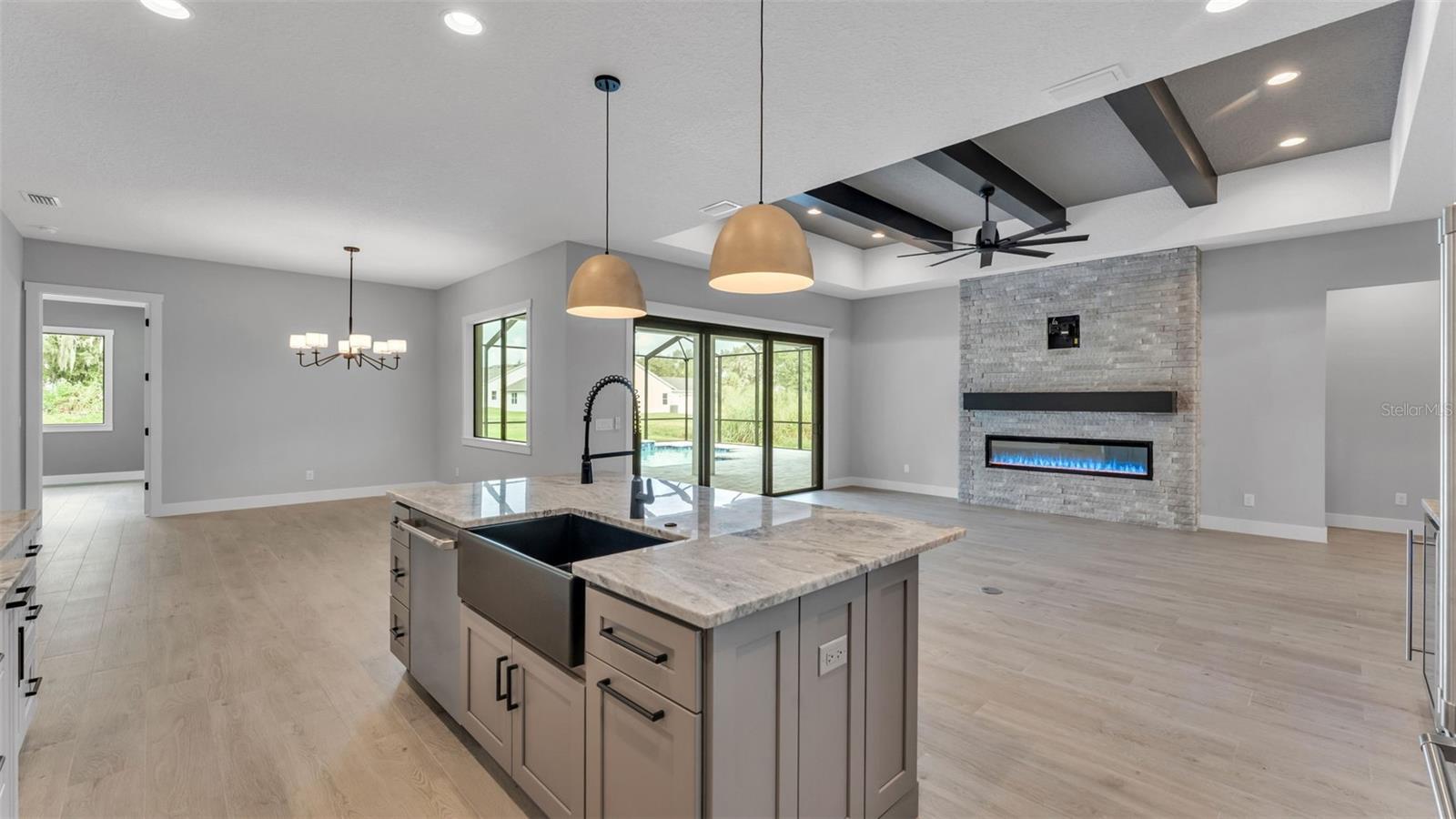 CLIFFSIDE WOODS - Residential