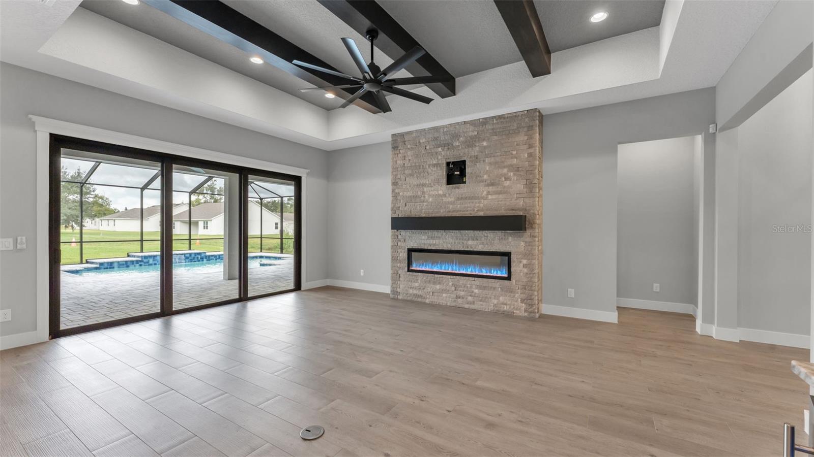 CLIFFSIDE WOODS - Residential