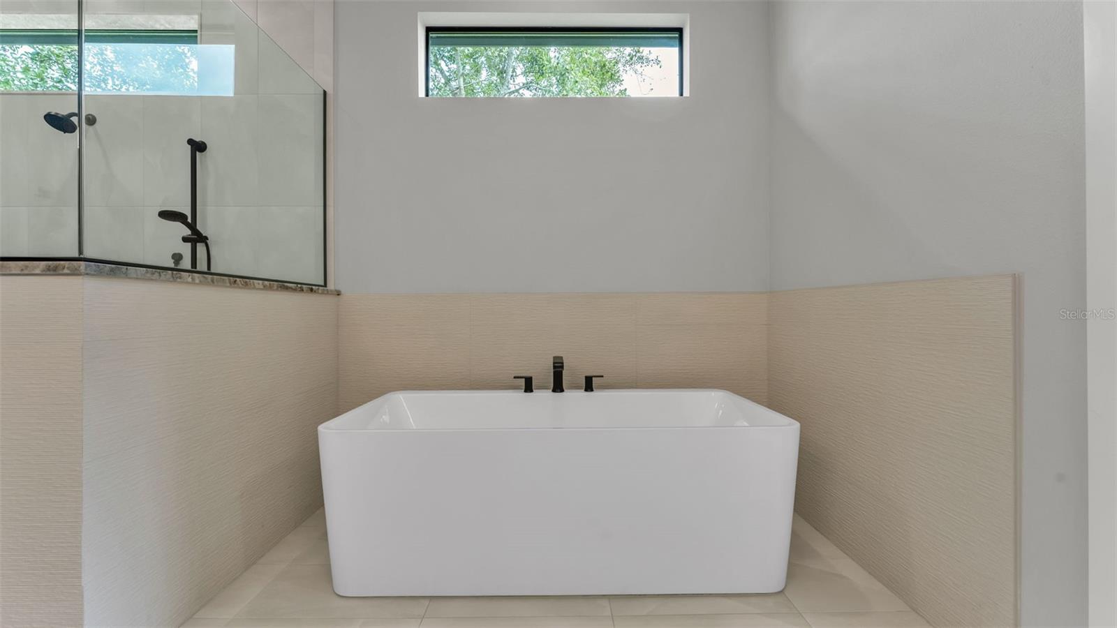 CLIFFSIDE WOODS - Residential