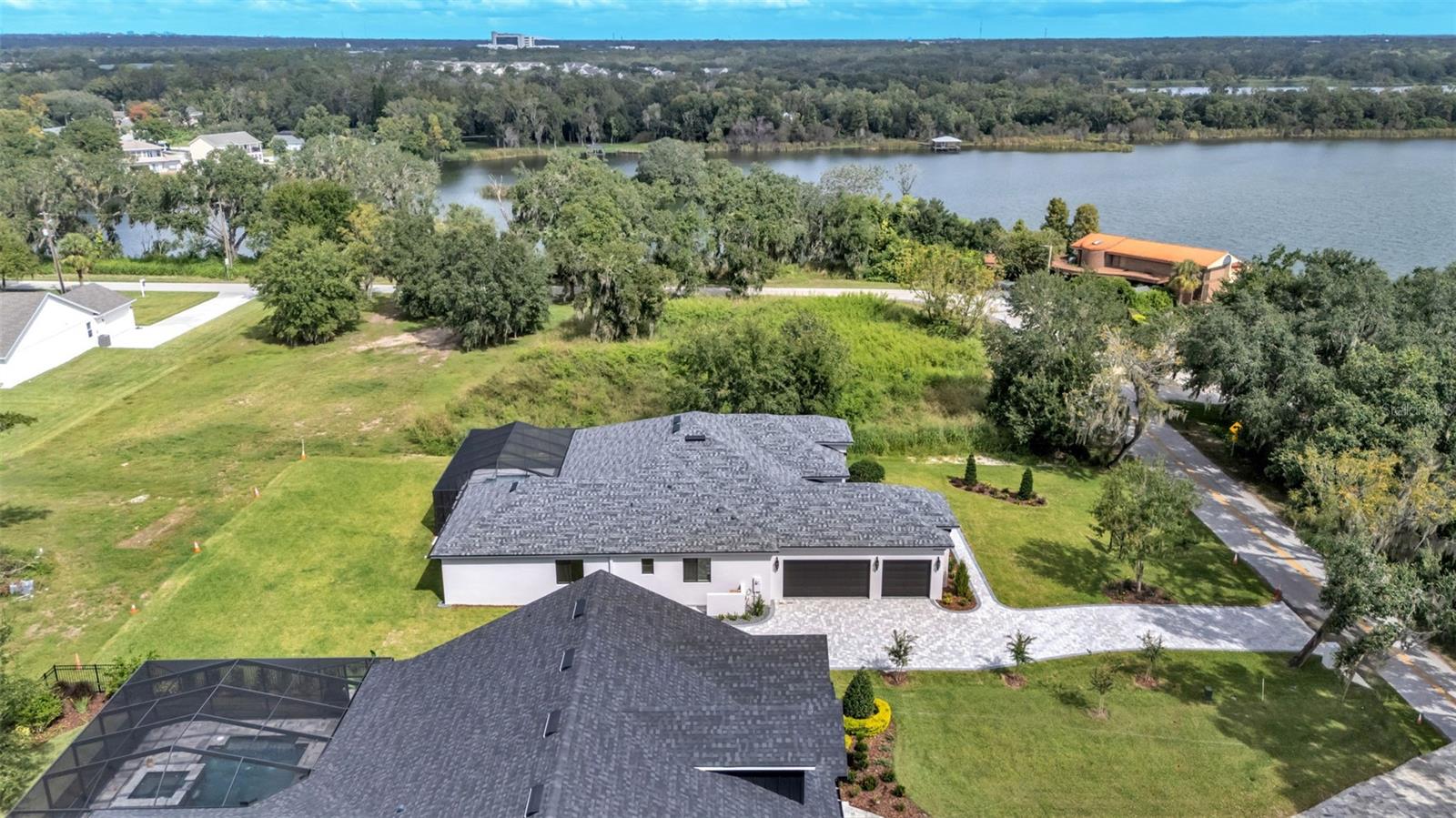 CLIFFSIDE WOODS - Residential