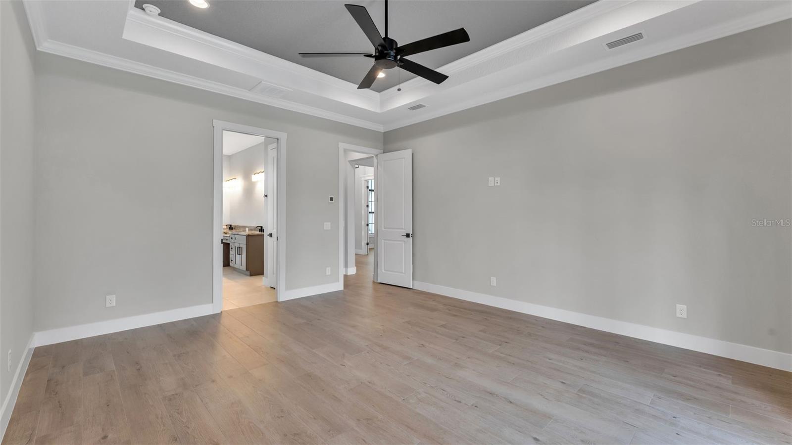 CLIFFSIDE WOODS - Residential