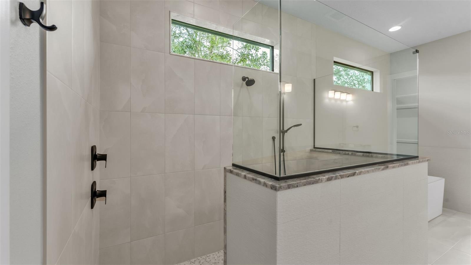 CLIFFSIDE WOODS - Residential