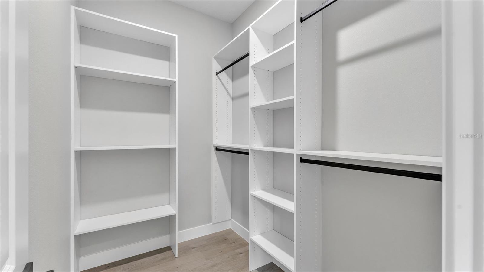 CLIFFSIDE WOODS - Residential