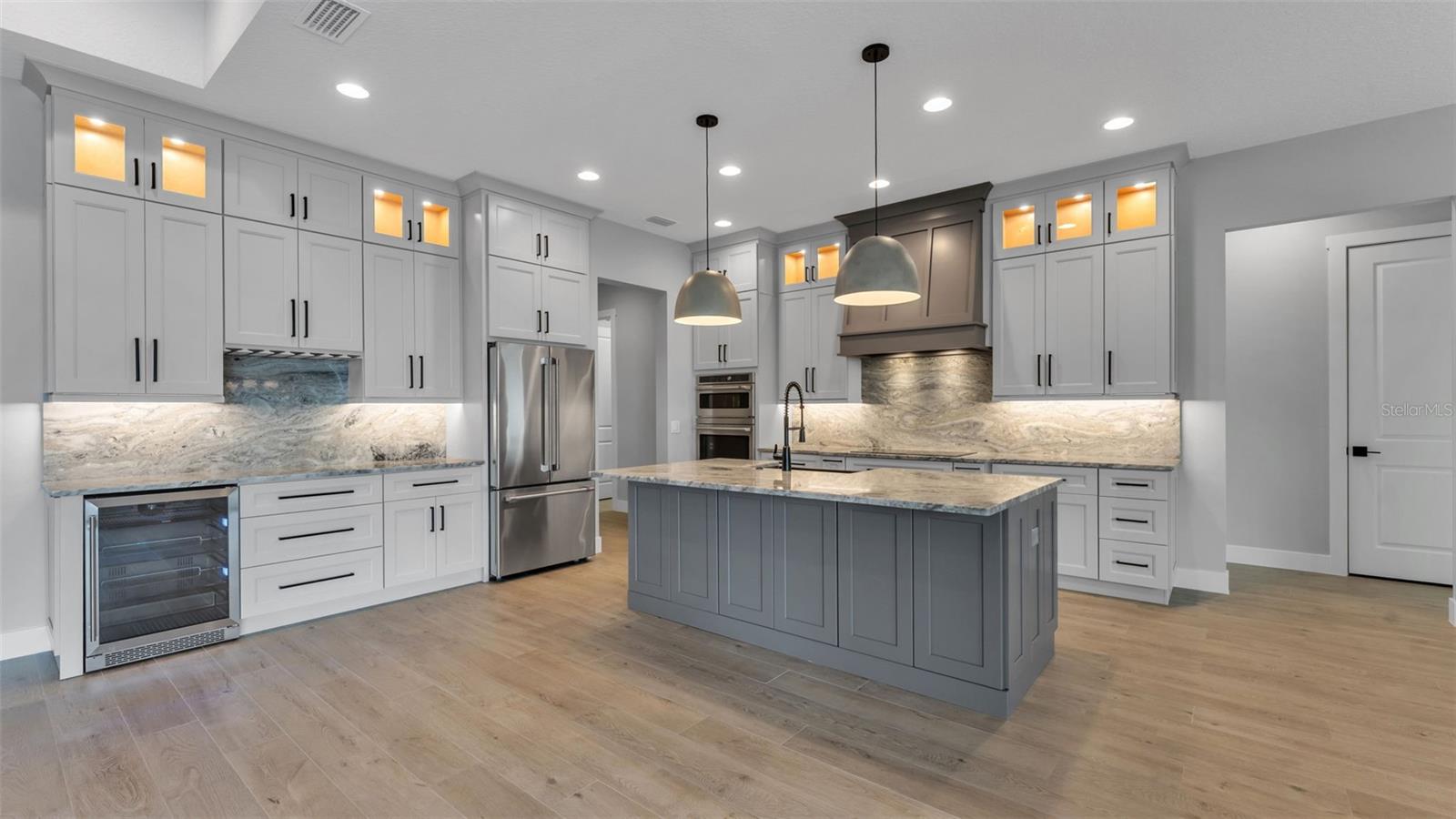 CLIFFSIDE WOODS - Residential