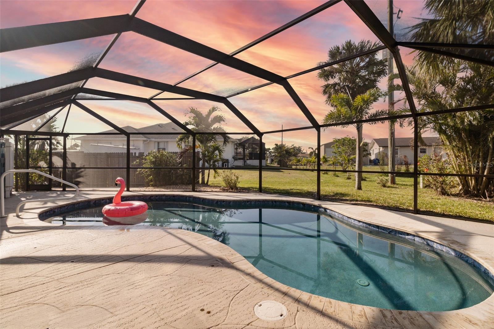 CHARLOTTE PARK - Residential