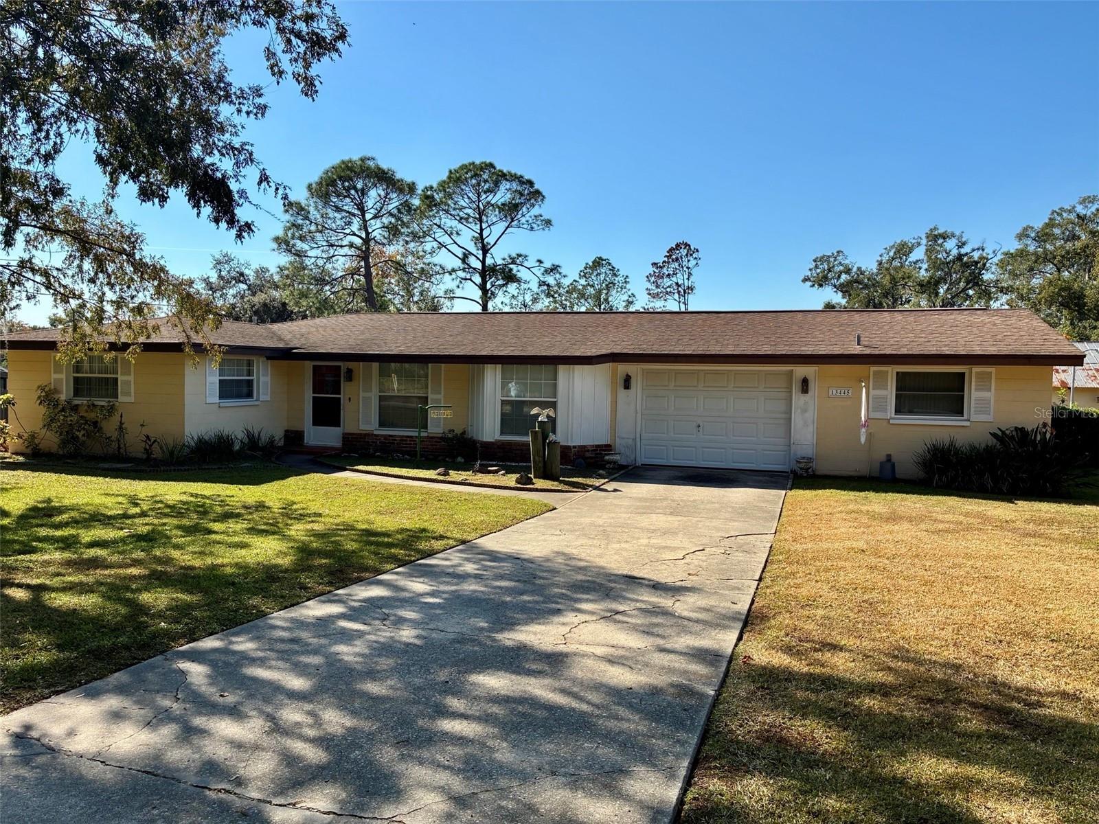 WEST VIEW LAWN - Residential