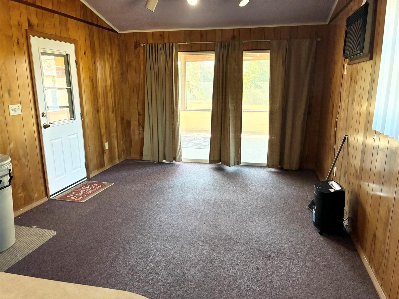 WEST VIEW LAWN - Residential