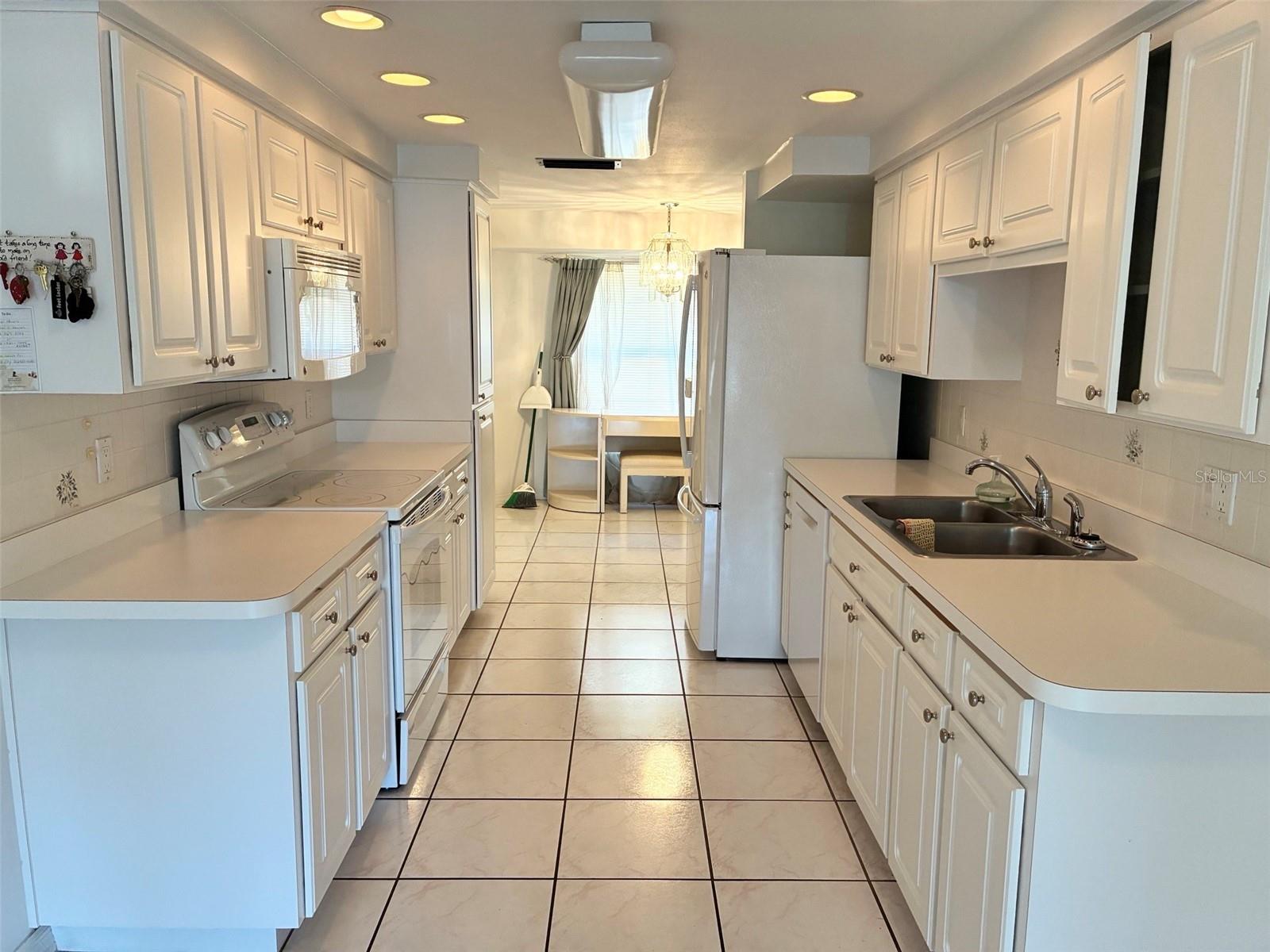 WEST VIEW LAWN - Residential