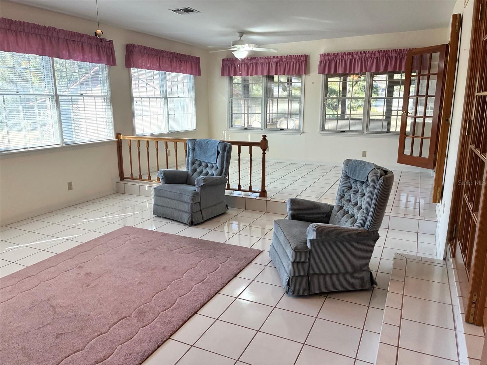 WEST VIEW LAWN - Residential