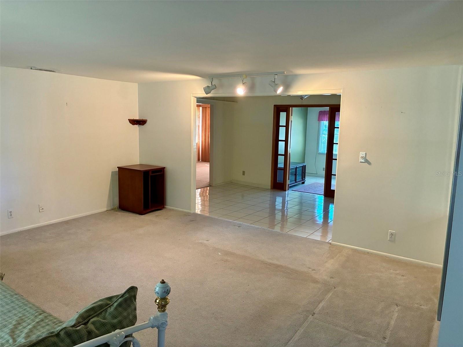 WEST VIEW LAWN - Residential