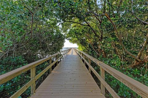 A home in PALMETTO