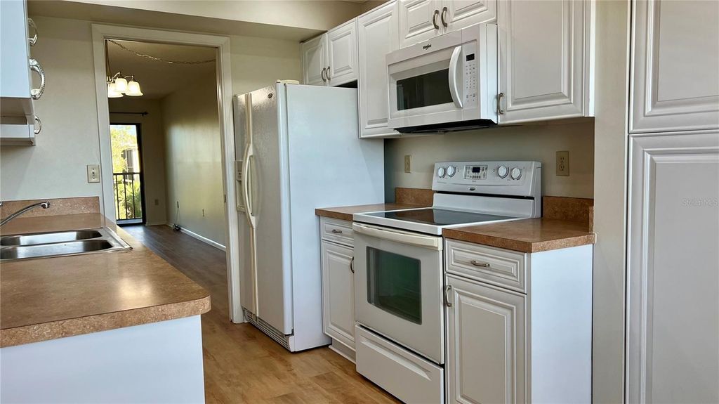 Photo of 505 30th Avenue W #E406, Bradenton, FL 34205 (MLS # A4679391)