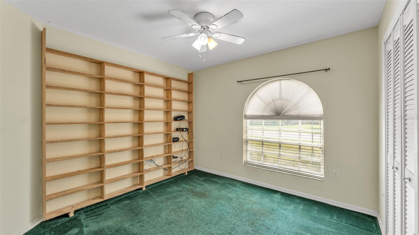 SHERWOOD LAKES - Residential
