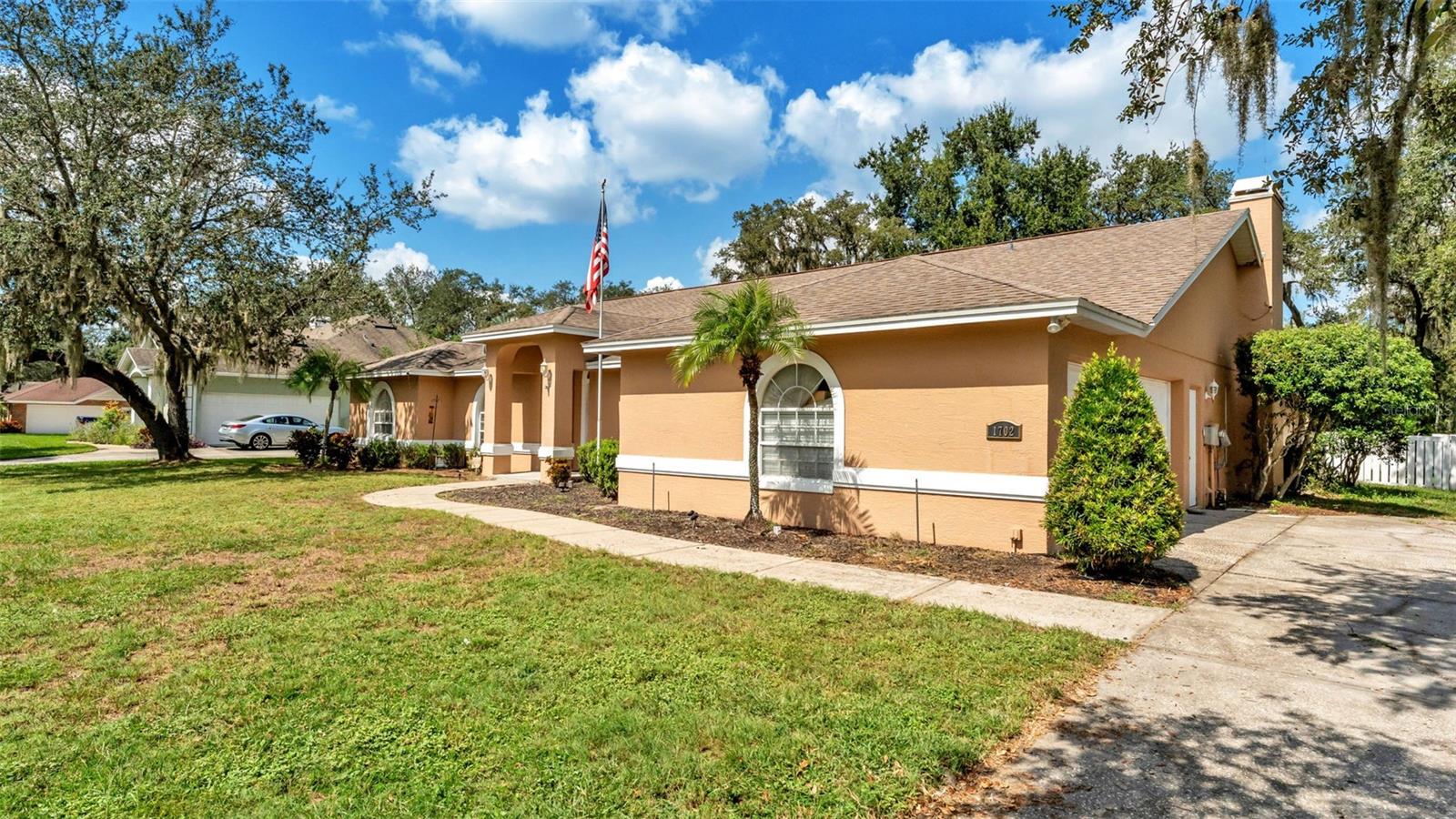 SHERWOOD LAKES - Residential