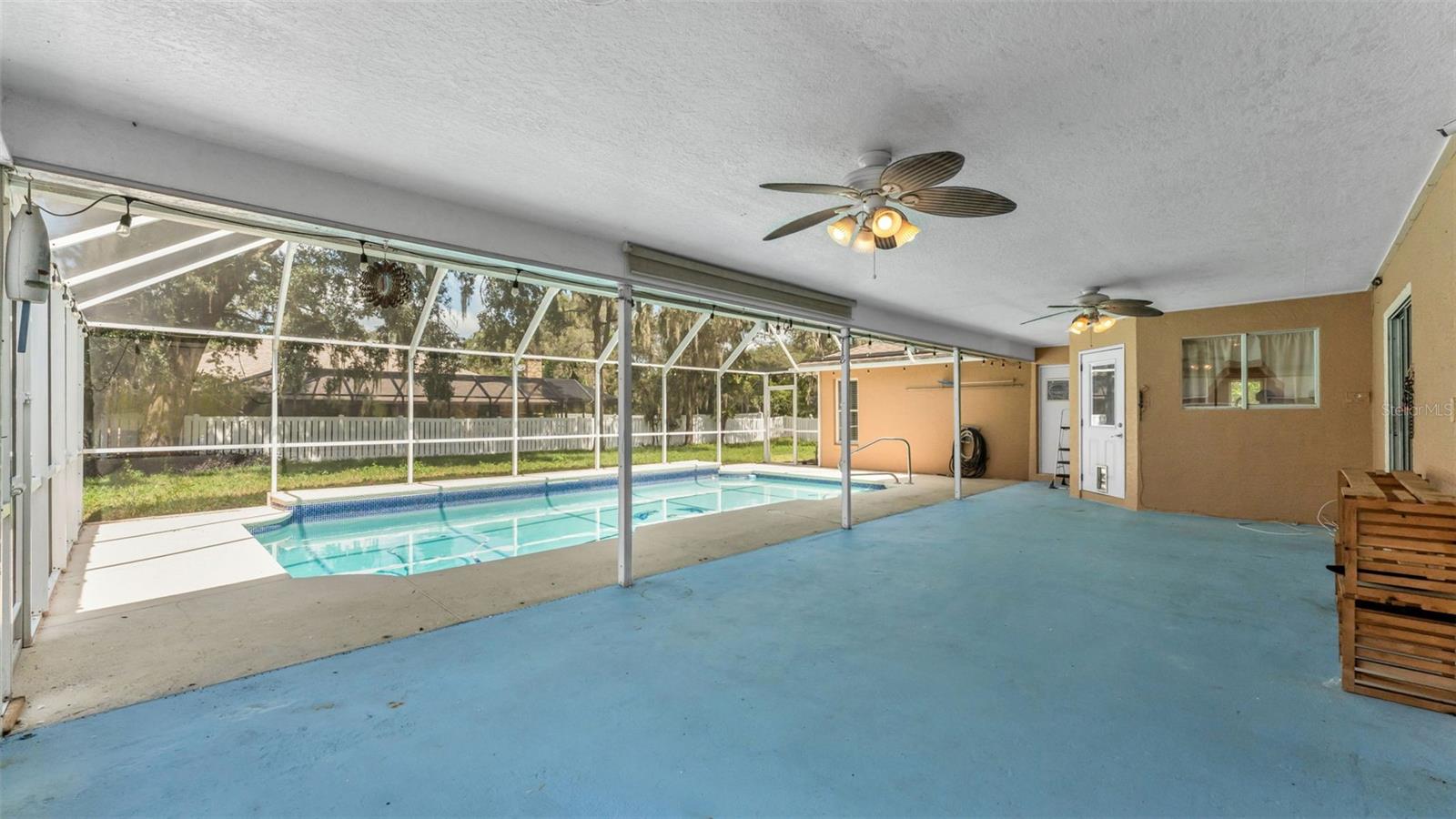 SHERWOOD LAKES - Residential