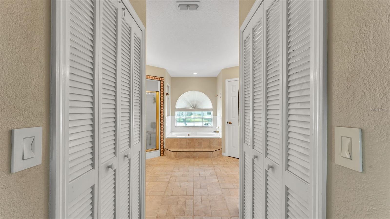 SHERWOOD LAKES - Residential