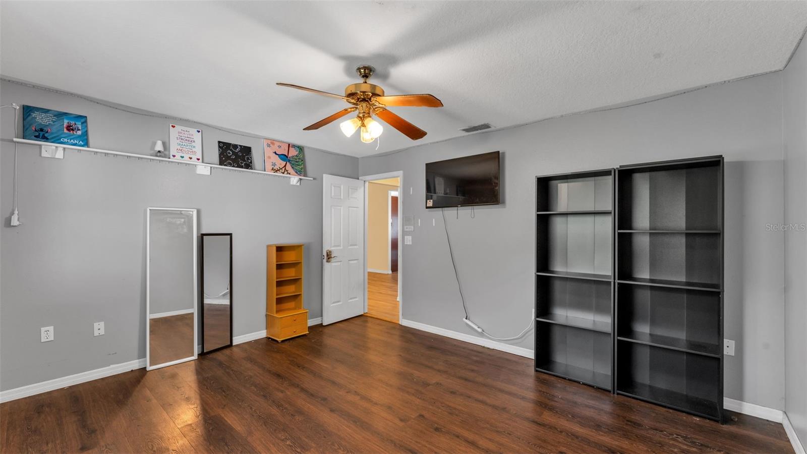 SHERWOOD LAKES - Residential