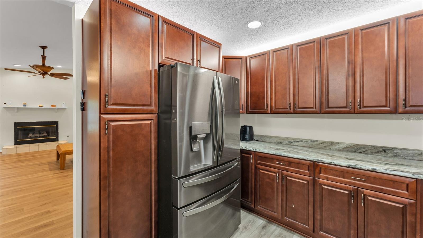 SHERWOOD LAKES - Residential