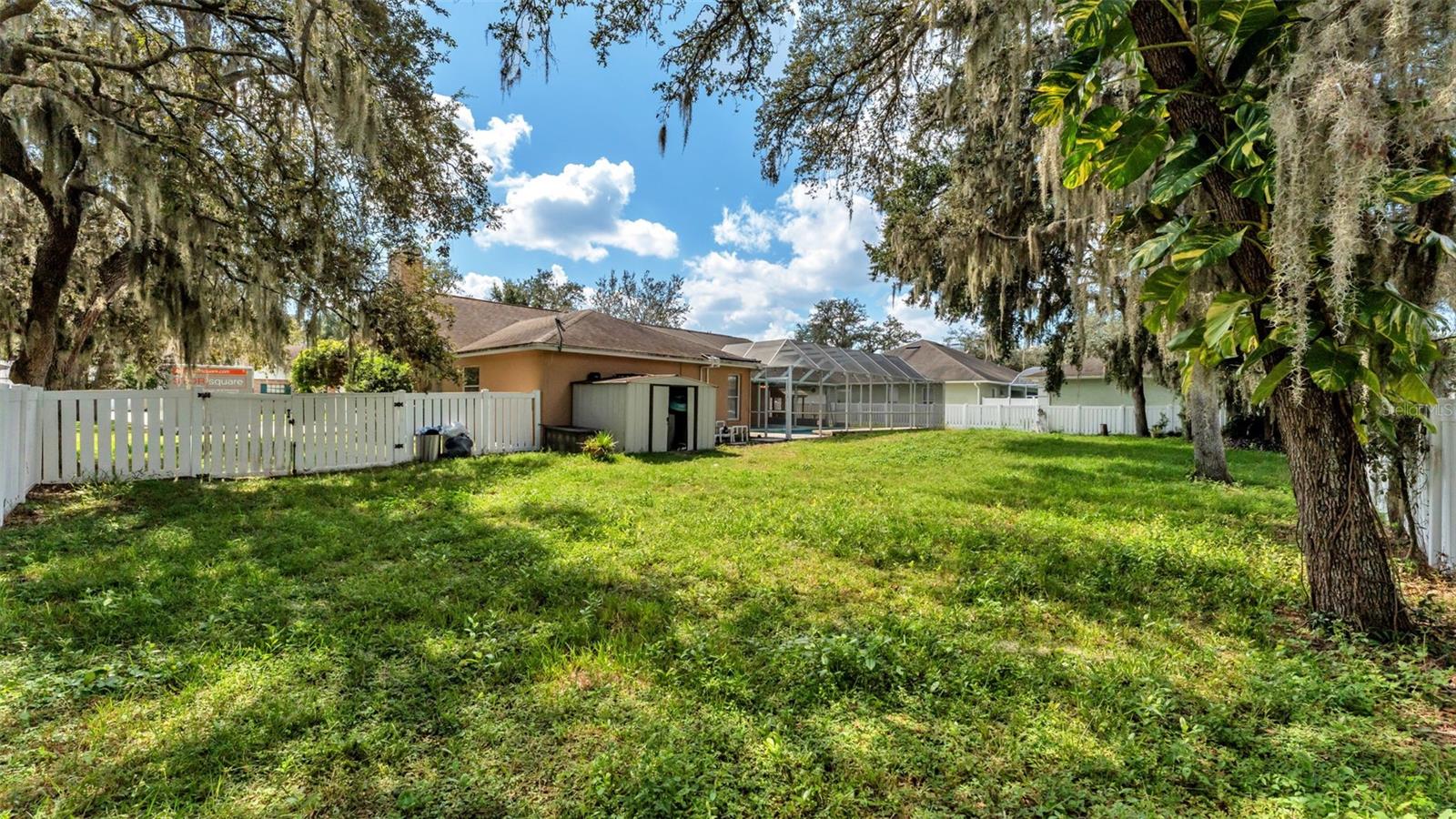 SHERWOOD LAKES - Residential