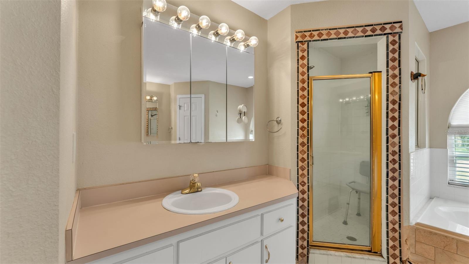SHERWOOD LAKES - Residential