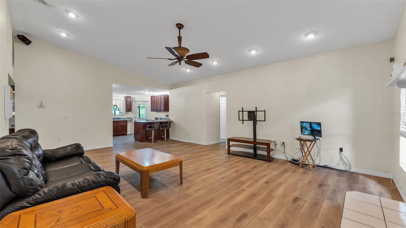 SHERWOOD LAKES - Residential