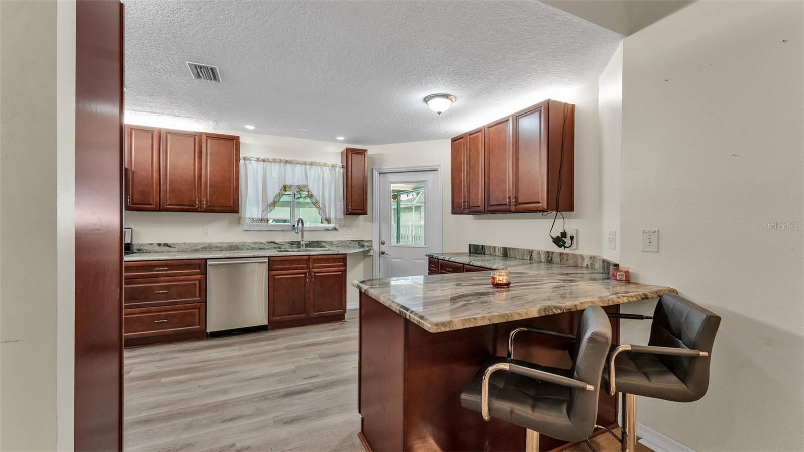 SHERWOOD LAKES - Residential