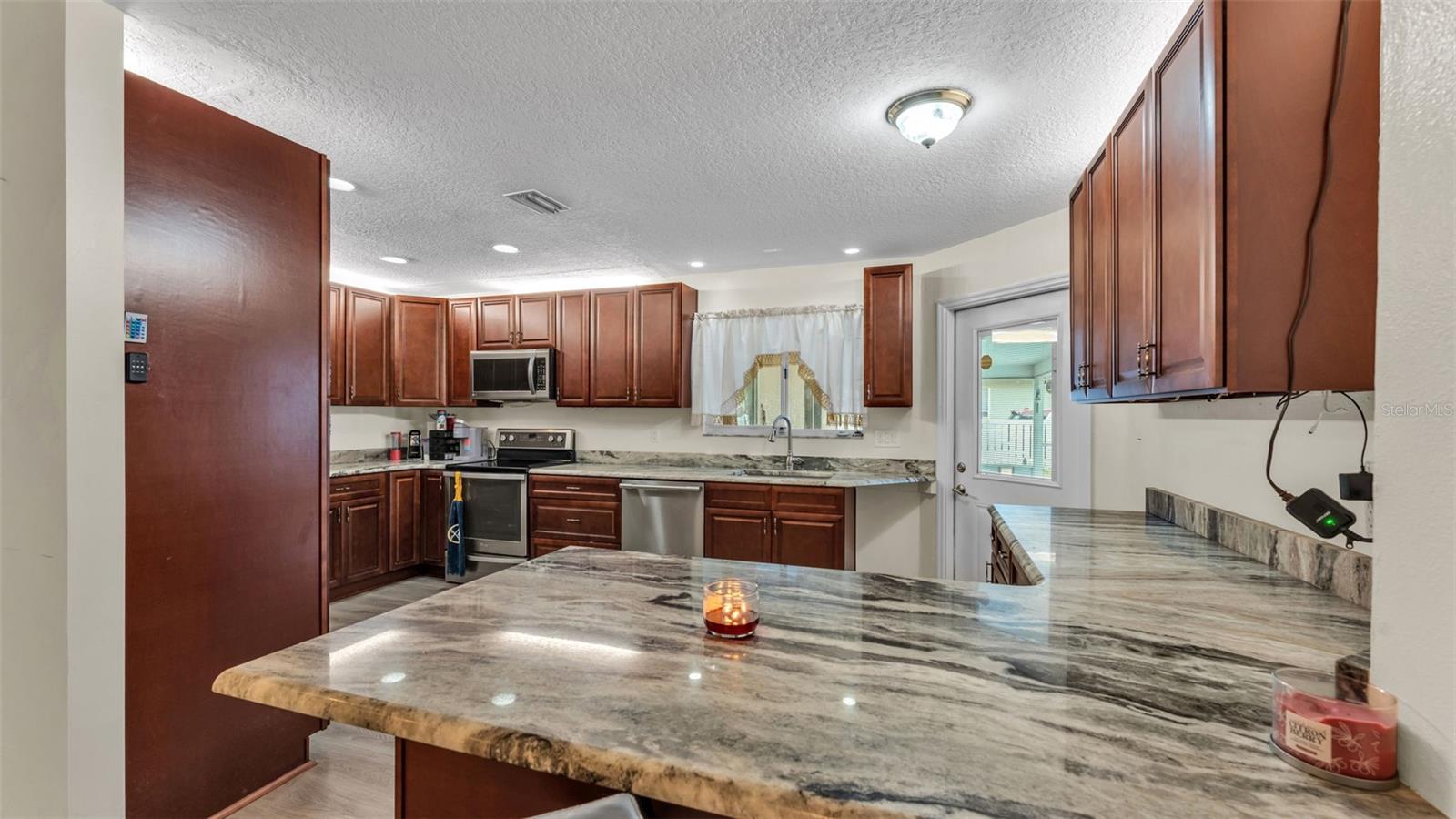 SHERWOOD LAKES - Residential