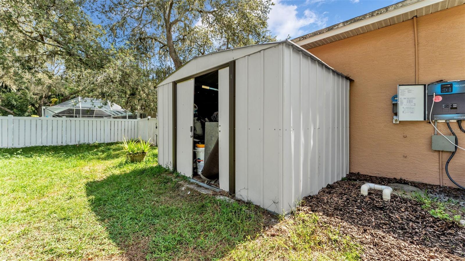 SHERWOOD LAKES - Residential
