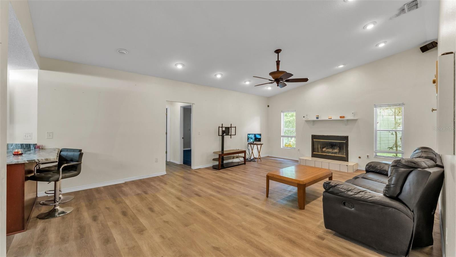 SHERWOOD LAKES - Residential