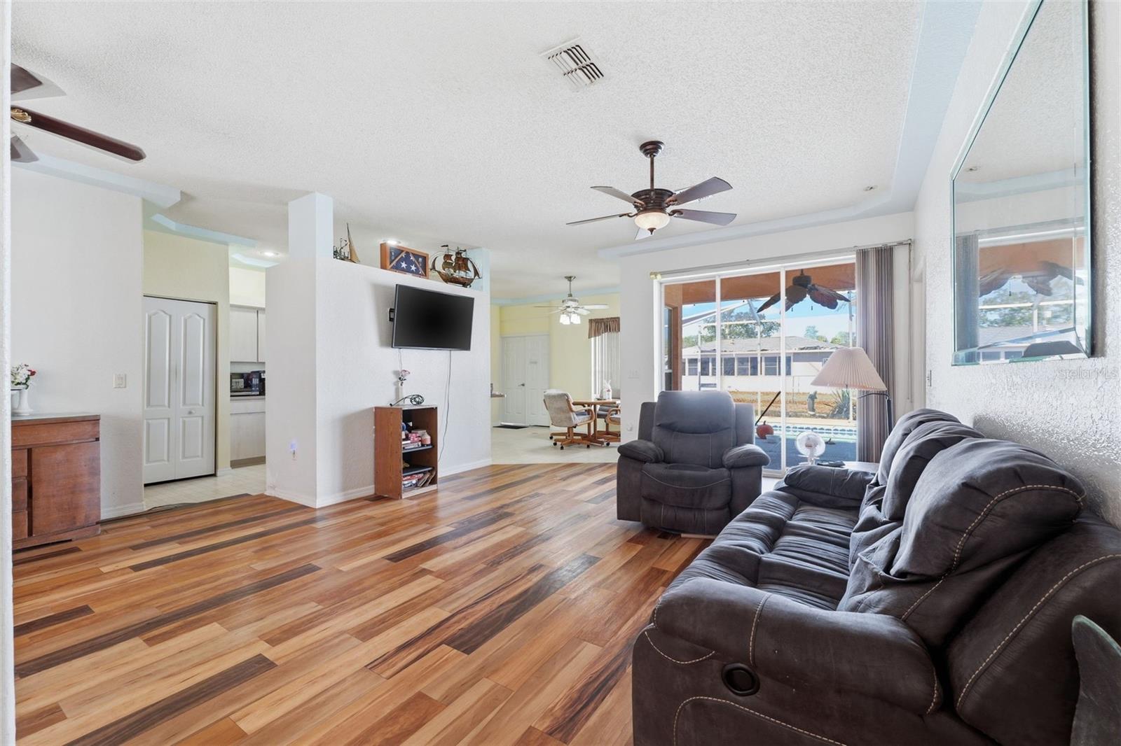 SPRING HILL - Residential