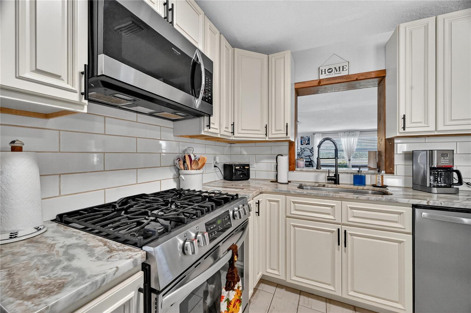 SUNSHINE RANCHETTES - Residential